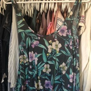 FLOWY FLOWER PATTERN TANK TOP